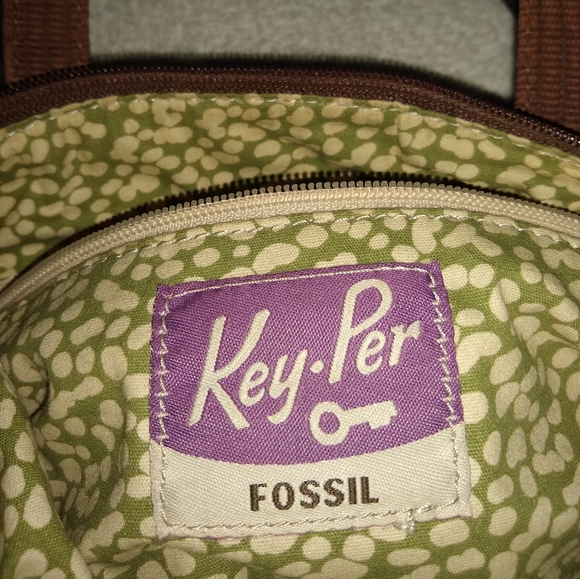 Fossil Key Per black quilted crossbody bag. - Picture 5 of 10